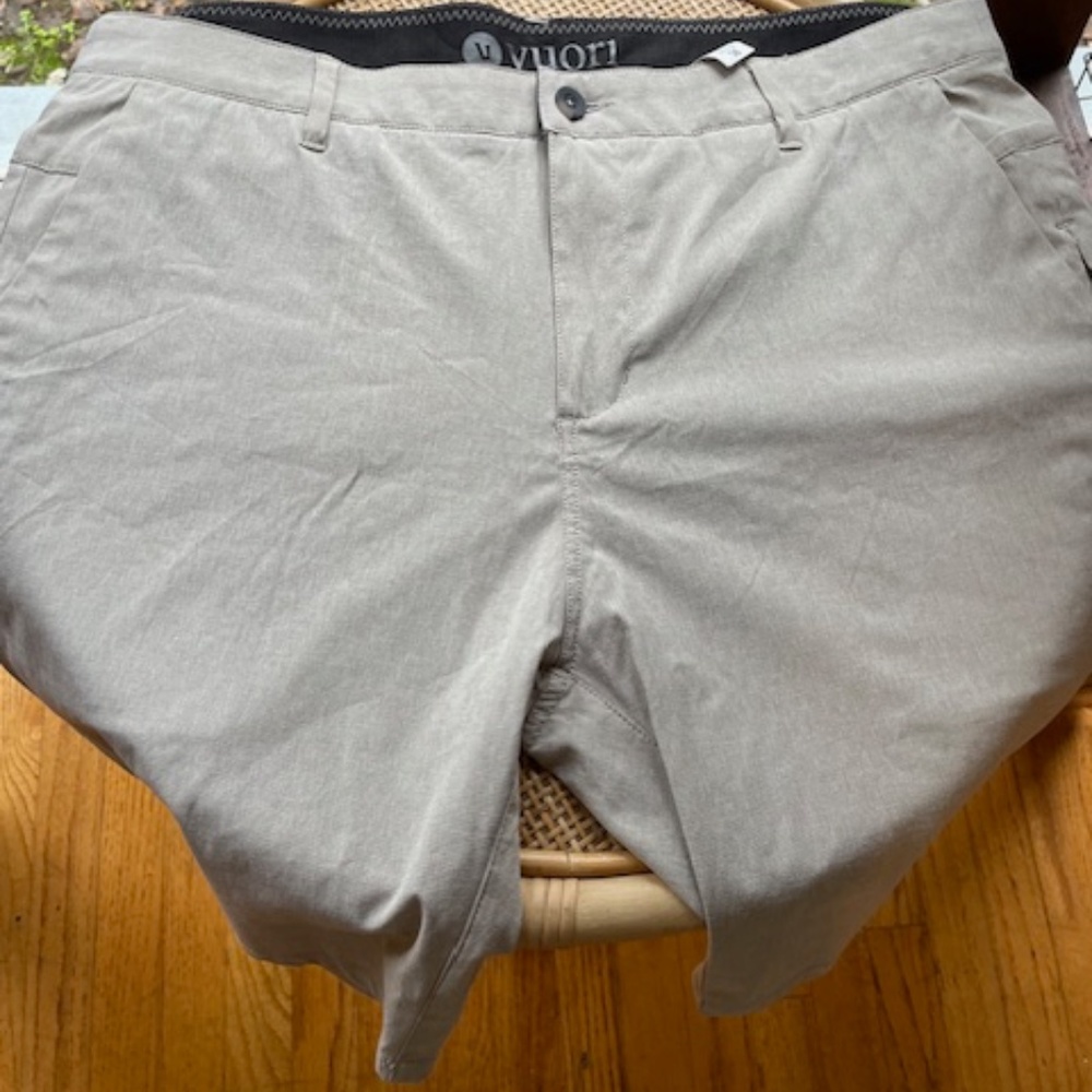 Vuori Aim Shorts Size 36